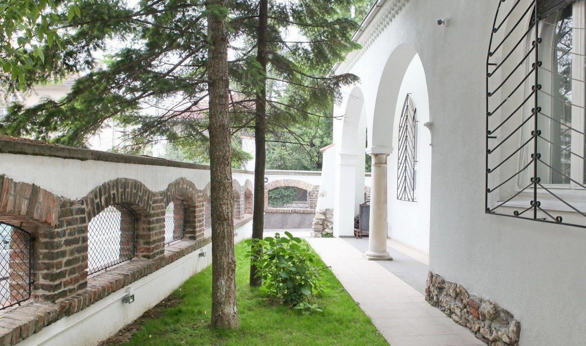 Hotel Dum By Muskat Belgrád Kültér fotó